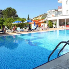 Catty Cats Garden Hotel - Bild 9