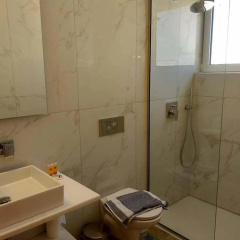 International Hotel thumbnail 10