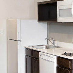 WoodSpring Suites Houston IAH Airport thumbnail 10