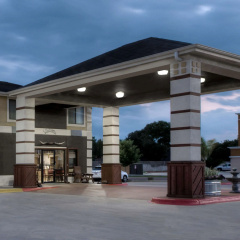 Super 8 by Wyndham Victoria/North/Mall Area thumbnail 1