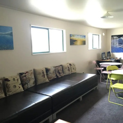 Lakes Edge Holiday Park thumbnail 4