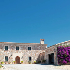 Luxurious 6-bedroom Villa Just 10 Minutes From the Beach - Bild 1
