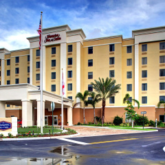 Hampton Inn & Suites Coconut Creek thumbnail 1
