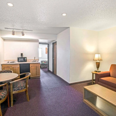 Super 8 by Wyndham Aberdeen West thumbnail 5