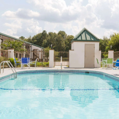 Super 8 by Wyndham Dothan thumbnail 12