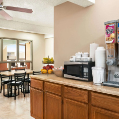 Super 8 by Wyndham Liberal KS thumbnail 12