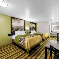 Super 8 by Wyndham Pleasanton thumbnail 6