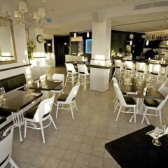 Gordon Hotel & Lounge thumbnail 15