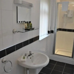 Surrey House Hotel thumbnail 9