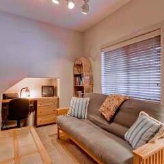 Yeagr Home Elkhorn by RedAwning thumbnail 5