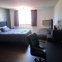 The Pines Motel thumbnail 2