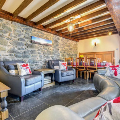 Holiday Home Sgubor y Rhyd thumbnail 1