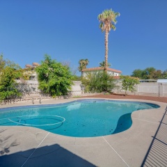Luxurious 4BR House with Large Pool Near Strip - Bild 11