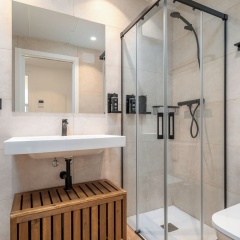 Limehome Barcelona Plaça Pirineus - Bild 9