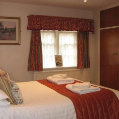 The Old White Lion Hotel thumbnail 4