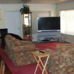 Raccoon Lodge Holiday Home thumbnail 2