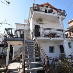 Malovic Apartments thumbnail 1