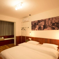 Xian Travelling With Hostel Zhu Que Men thumbnail 33