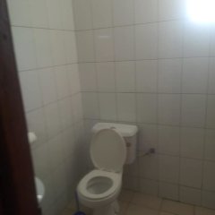 Freetown Bar And Restaurant in Nairobi, Kenya from 36$, photos, reviews - zenhotels.com bathroom