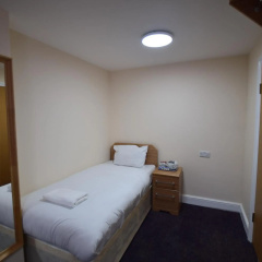 Woodlands Lodge Ilford thumbnail 16