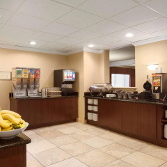 Country Inn & Suites by Radisson, Jacksonville I-95 South, FL thumbnail 7