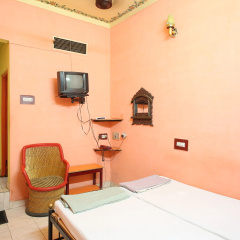Govind Hotel thumbnail 12