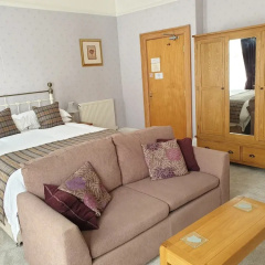 The Pathways Guest House thumbnail 2