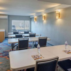 La Quinta Inn & Suites by Wyndham Perry thumbnail 10