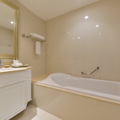 Centre Point Plus Hotel Silom - Bild 17
