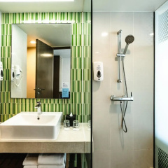 Holiday Inn Express Bangkok Sukhumvit 11 by IHG thumbnail 10