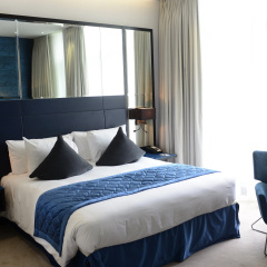 Crowne Plaza London - Battersea thumbnail 3