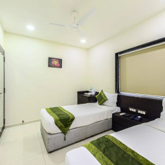 OYO 16703 Hotel The Platinum