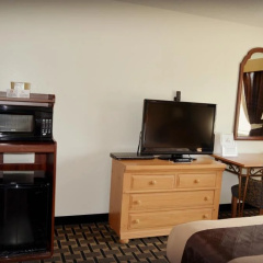 Adams Inn thumbnail 5