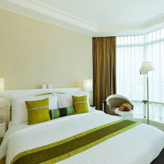 Executive Club at Windsor thumbnail 3