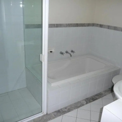 Superb stay in Adelaides East End thumbnail 2