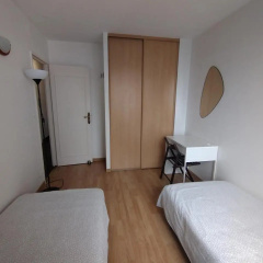 5 mn (450 m) walk Metro/La Defense/3BR/8Pers - Bild 1