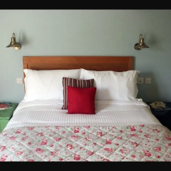 The Roebuck Inn thumbnail 3