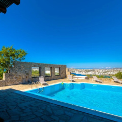 Carmelita Villa by Stylish Stay thumbnail 2