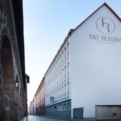 Five Reasons Hotel & Hostel - Bild 1