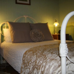 Telegraph Retreat thumbnail 1