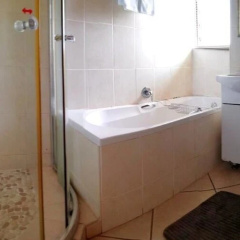Flamingo Holiday Apartments thumbnail 7
