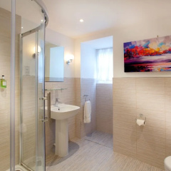 The Royal Lion Hotel thumbnail 7