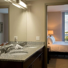 Mare Azur Miami Luxury Apartments by Grand Bay thumbnail 2