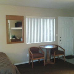 Maple Leaf Motel thumbnail 7