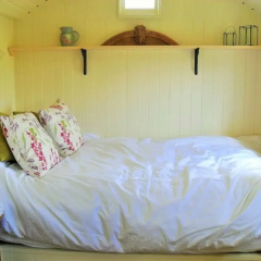The Shepherds Hut thumbnail 4