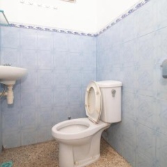 Formerly Reddoorz Near Pantai Boom - Bild 6