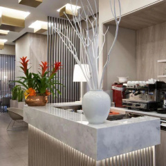 Hotel Gamma - Bild 2