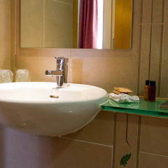 The Pinewood Hotel thumbnail 9
