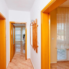 Guest House Nadin thumbnail 1