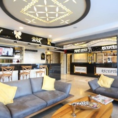 Life Corner Hotel - Bild 2
